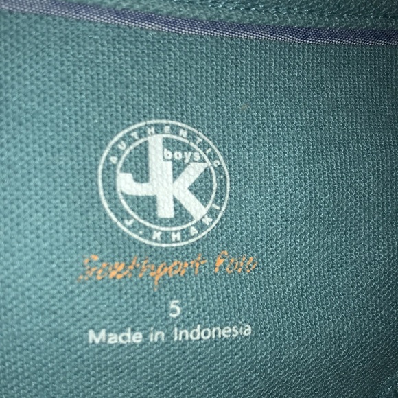 Boys shirt size 5 - Picture 3 of 4